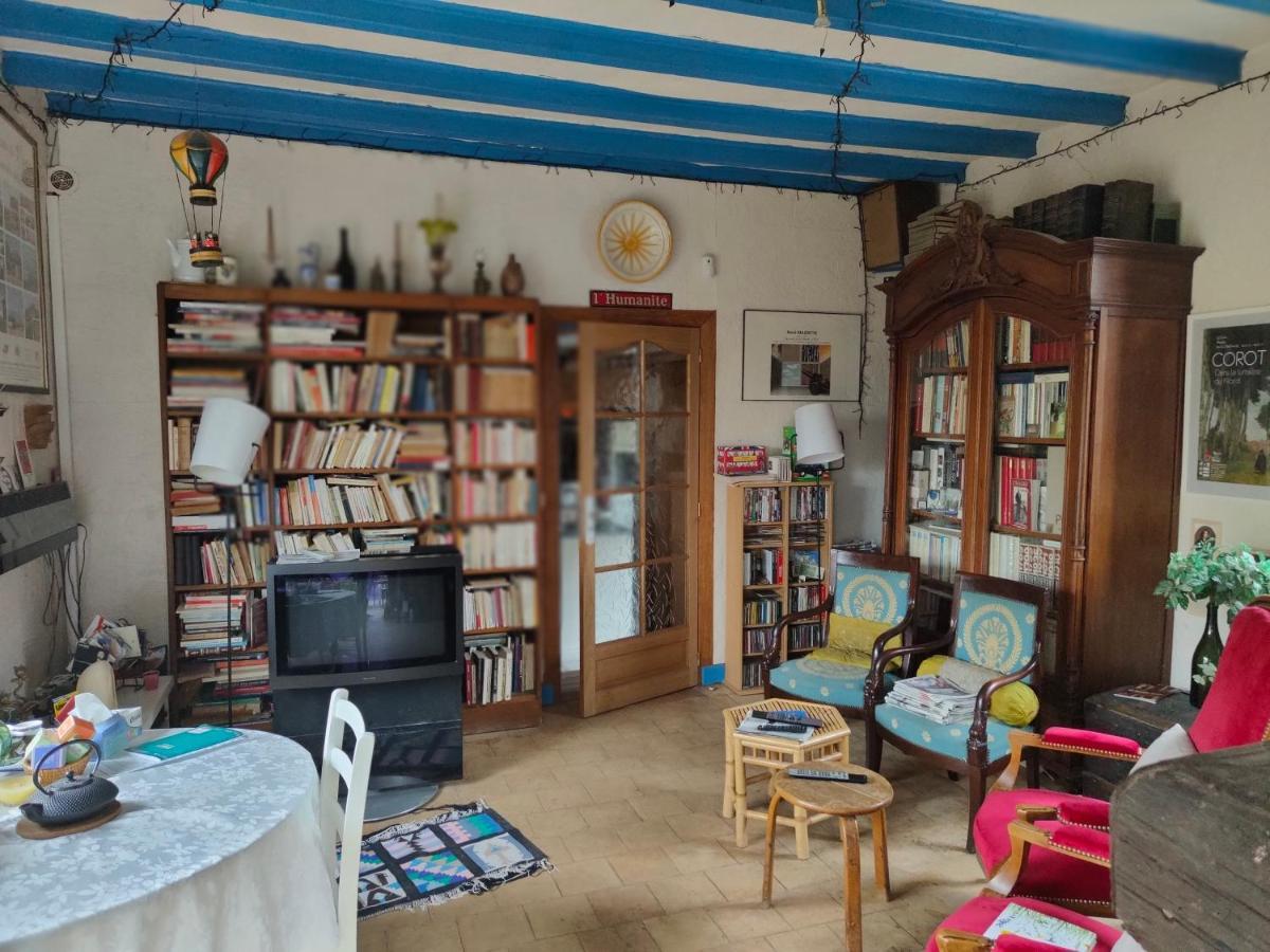 La Maison Bleue De Husseau Ancienne Ferme Semi-troglodytique 18e Siecle Holiday home