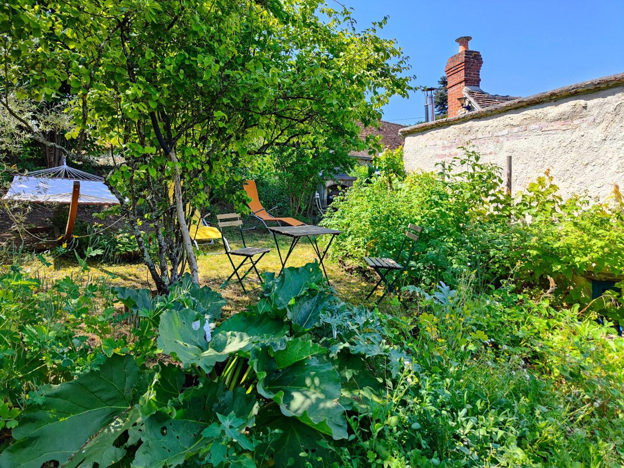 La Maison Bleue De Husseau Ancienne Ferme Semi-troglodytique 18e Siecle Holiday home
